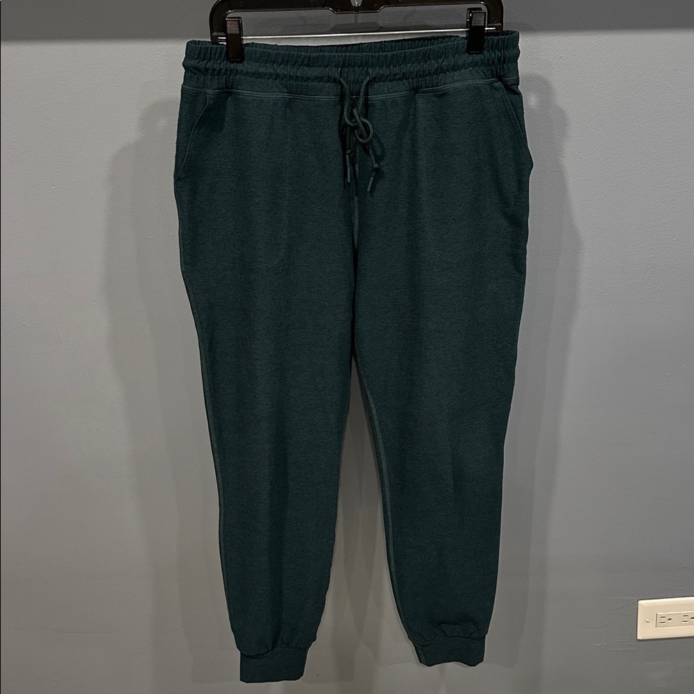 Beyond Yoga Spacedye Commuter Jogger Size Medium